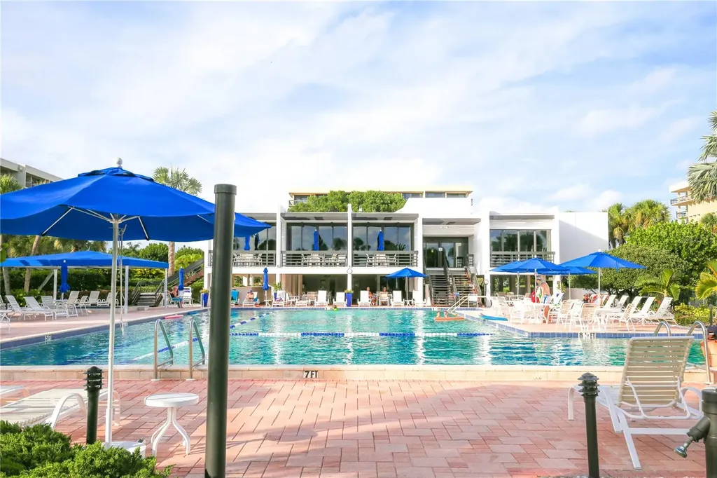 1135 Gulf Of Mexico Drive Longboat Key FL 34228