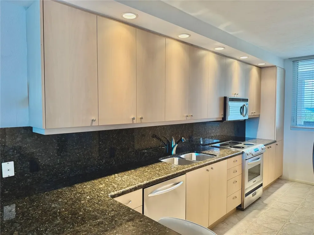 1135 Gulf Of Mexico Drive Longboat Key FL 34228