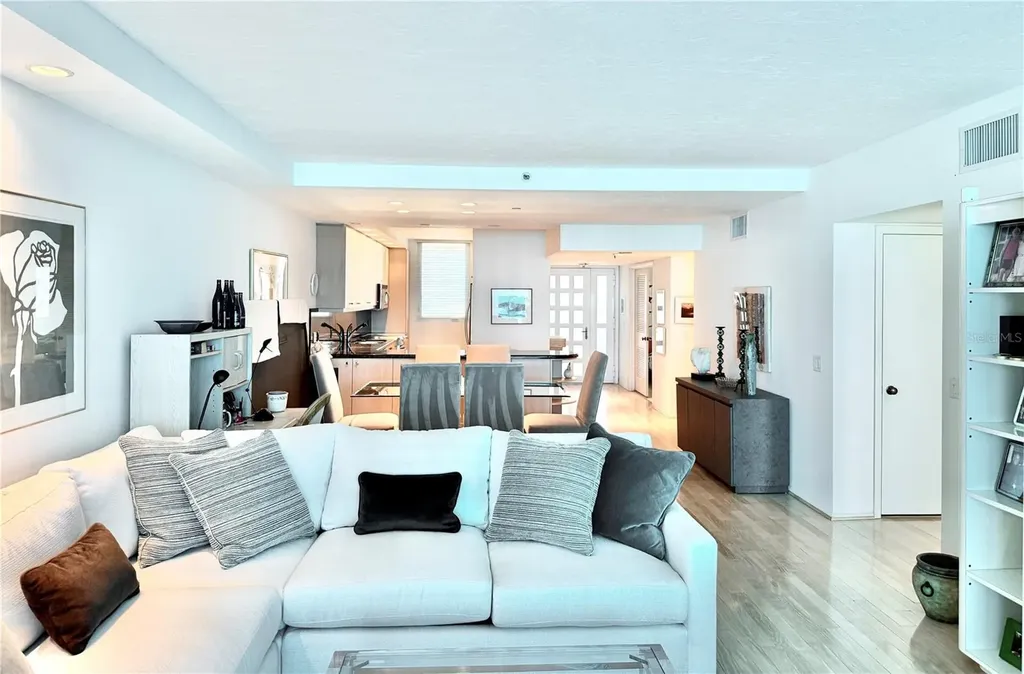 1135 Gulf Of Mexico Drive Longboat Key FL 34228