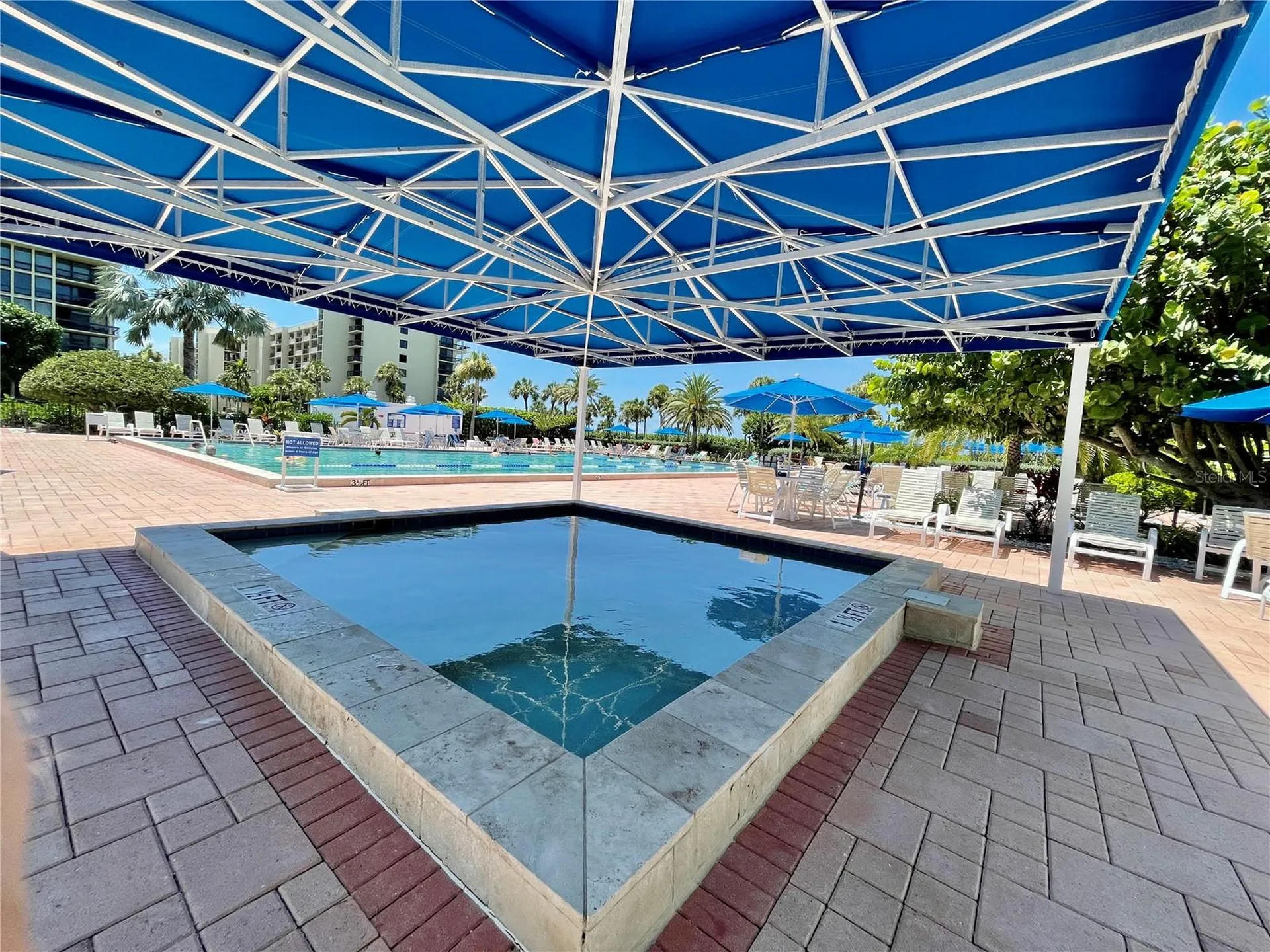 1135 Gulf Of Mexico Drive Longboat Key FL 34228