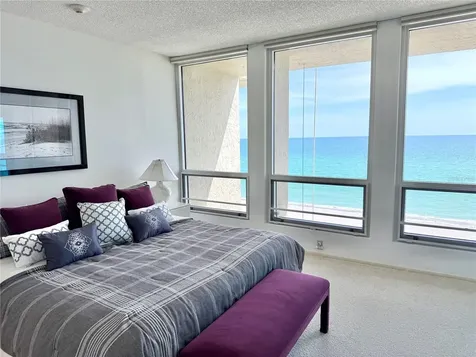 1135 Gulf Of Mexico Drive Longboat Key FL 34228
