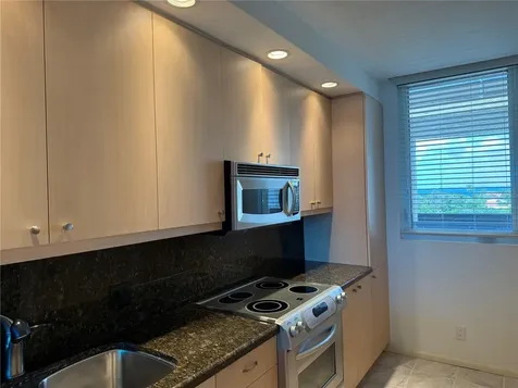 1135 Gulf Of Mexico Drive Longboat Key FL 34228