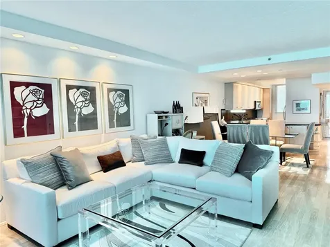 1135 Gulf Of Mexico Drive Longboat Key FL 34228