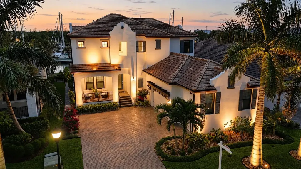 3028 Christophers Watch Lane Ruskin FL 33570
