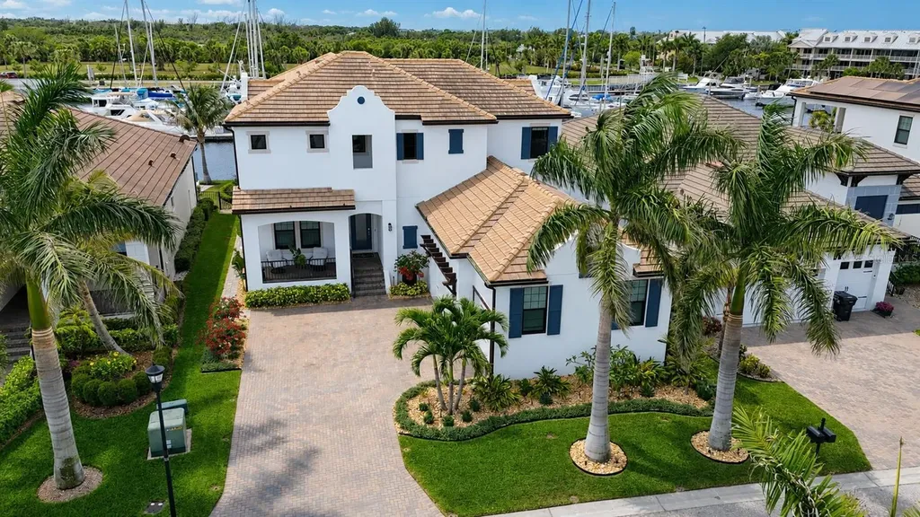 3028 Christophers Watch Lane Ruskin FL 33570