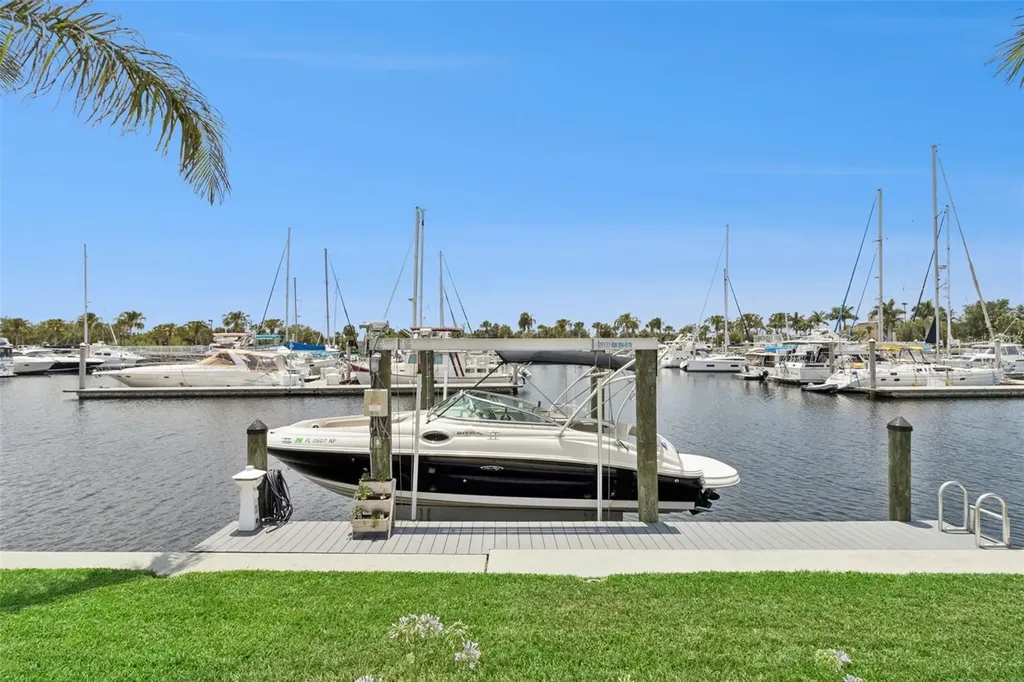 3028 Christophers Watch Lane Ruskin FL 33570