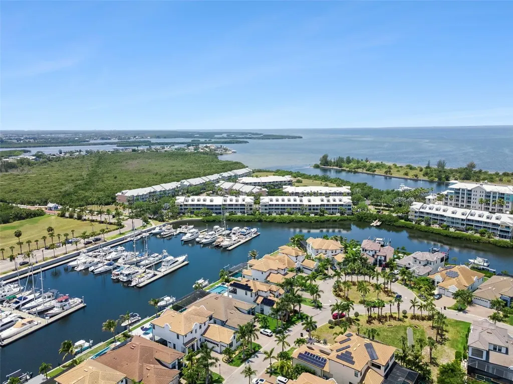 3028 Christophers Watch Lane Ruskin FL 33570