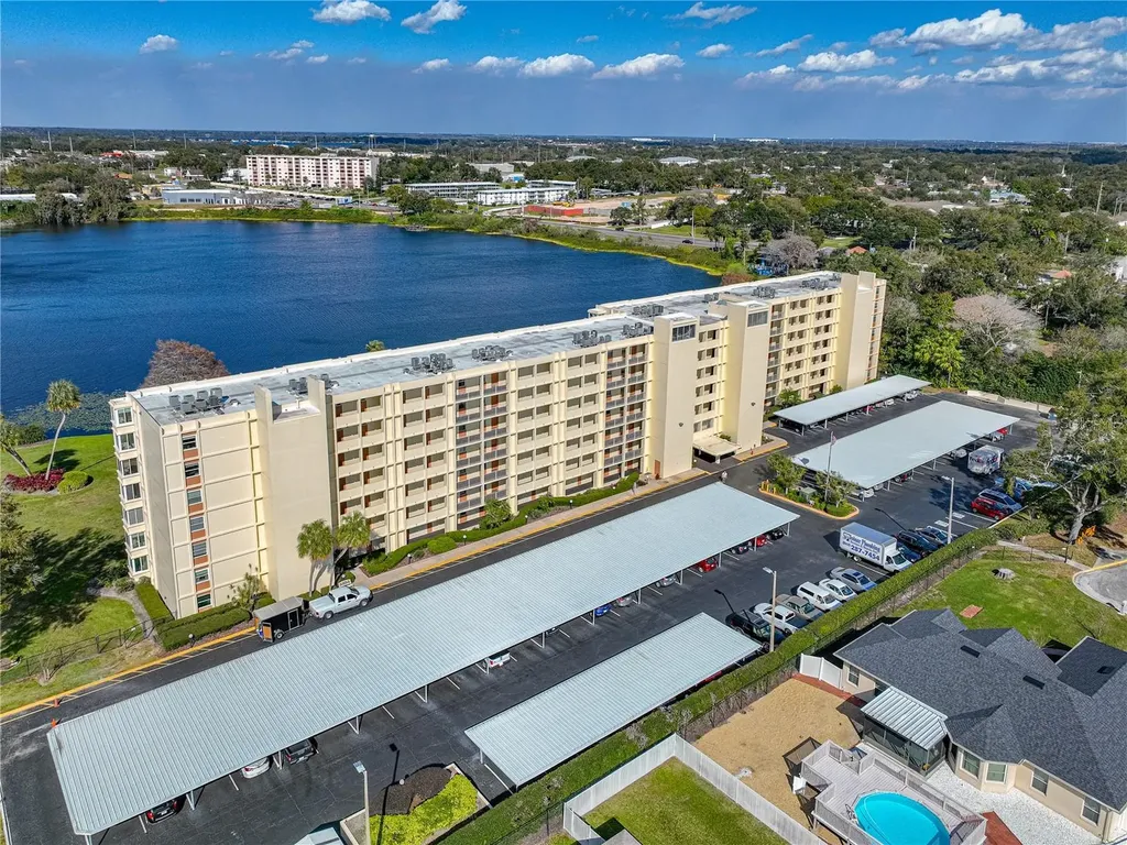 700 Mirror Terrace NW Winter Haven FL 33881