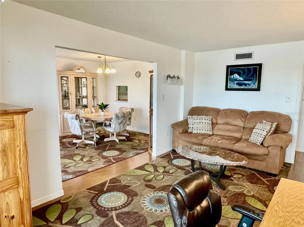 700 Mirror Terrace NW Winter Haven FL 33881
