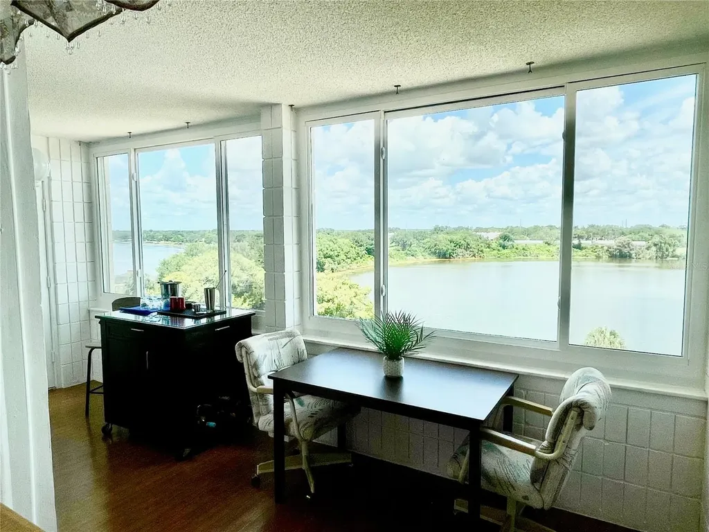 700 Mirror Terrace NW Winter Haven FL 33881