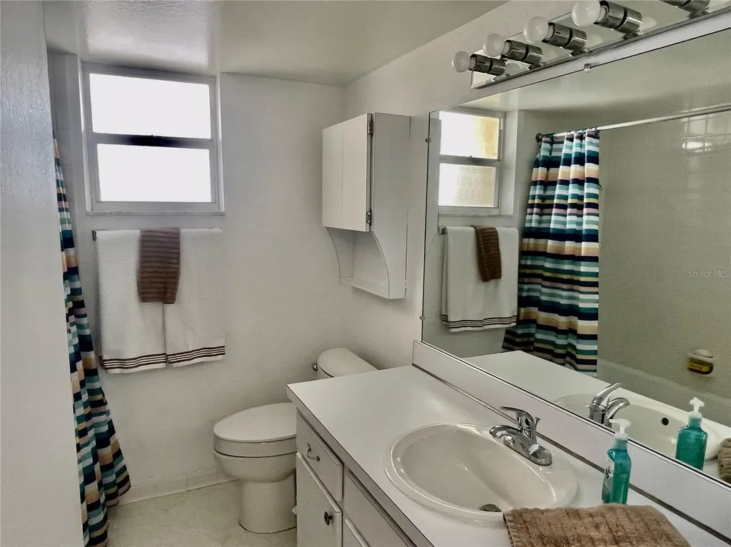 700 Mirror Terrace NW Winter Haven FL 33881