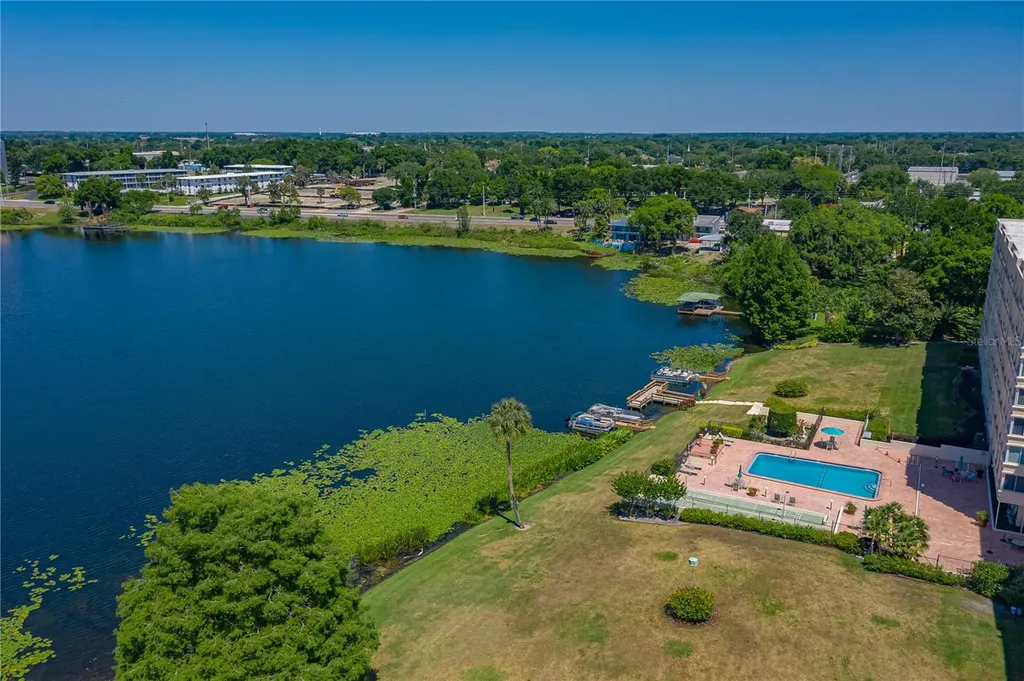 700 Mirror Terrace NW Winter Haven FL 33881