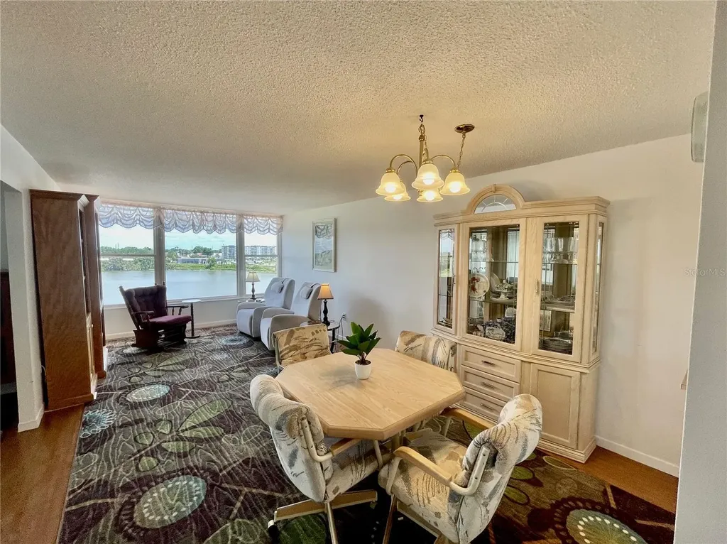 700 Mirror Terrace NW Winter Haven FL 33881