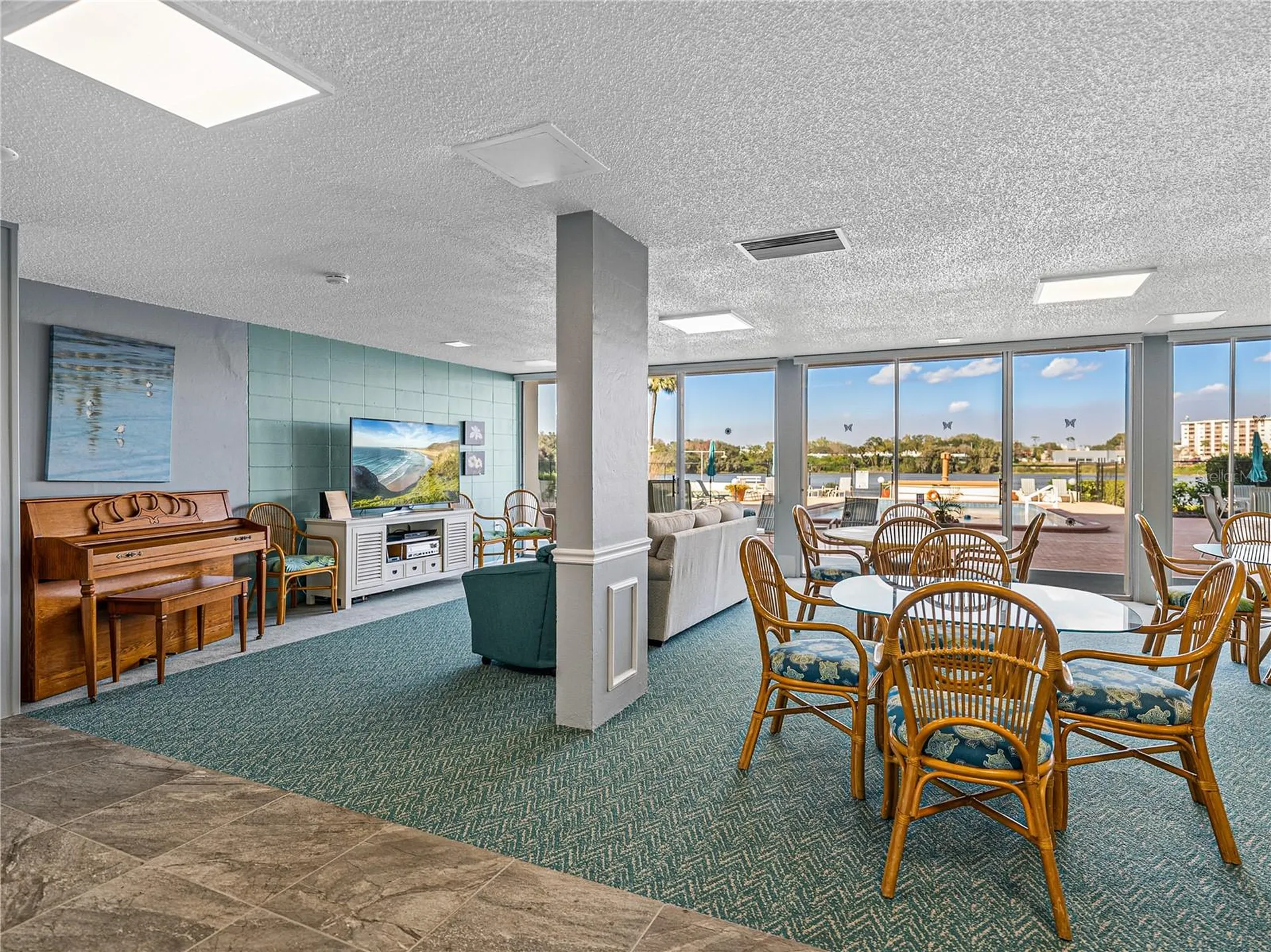 700 Mirror Terrace NW Winter Haven FL 33881