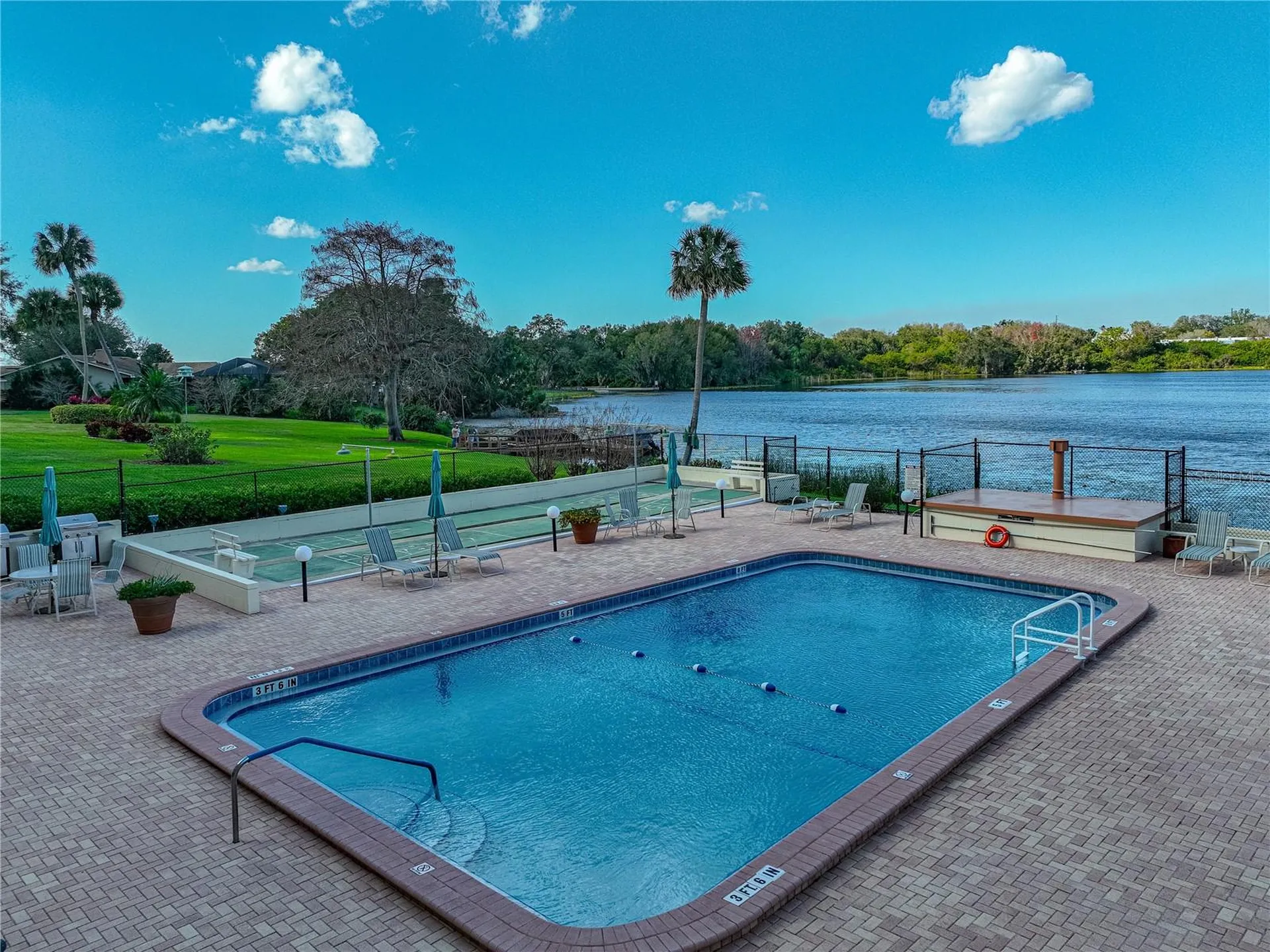700 Mirror Terrace NW Winter Haven FL 33881
