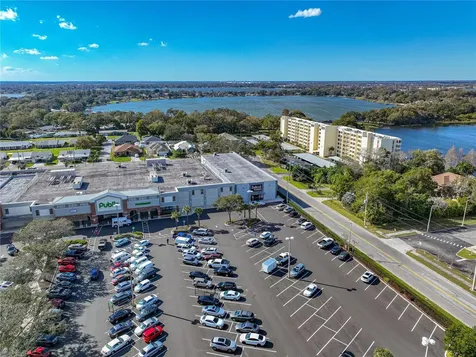 700 Mirror Terrace NW Winter Haven FL 33881
