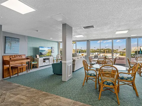 700 Mirror Terrace NW Winter Haven FL 33881