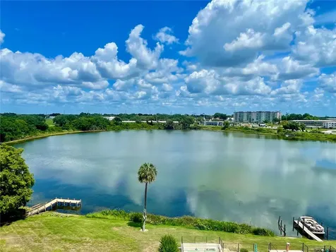 700 Mirror Terrace NW Winter Haven FL 33881