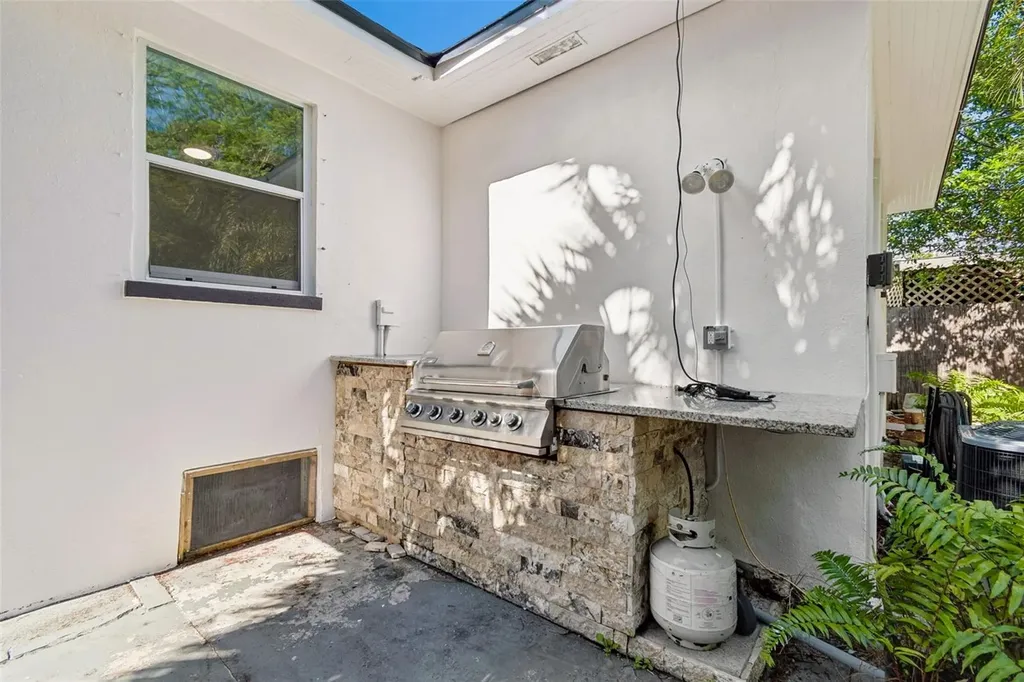 3737 Burlington Avenue N St Petersburg FL 33713