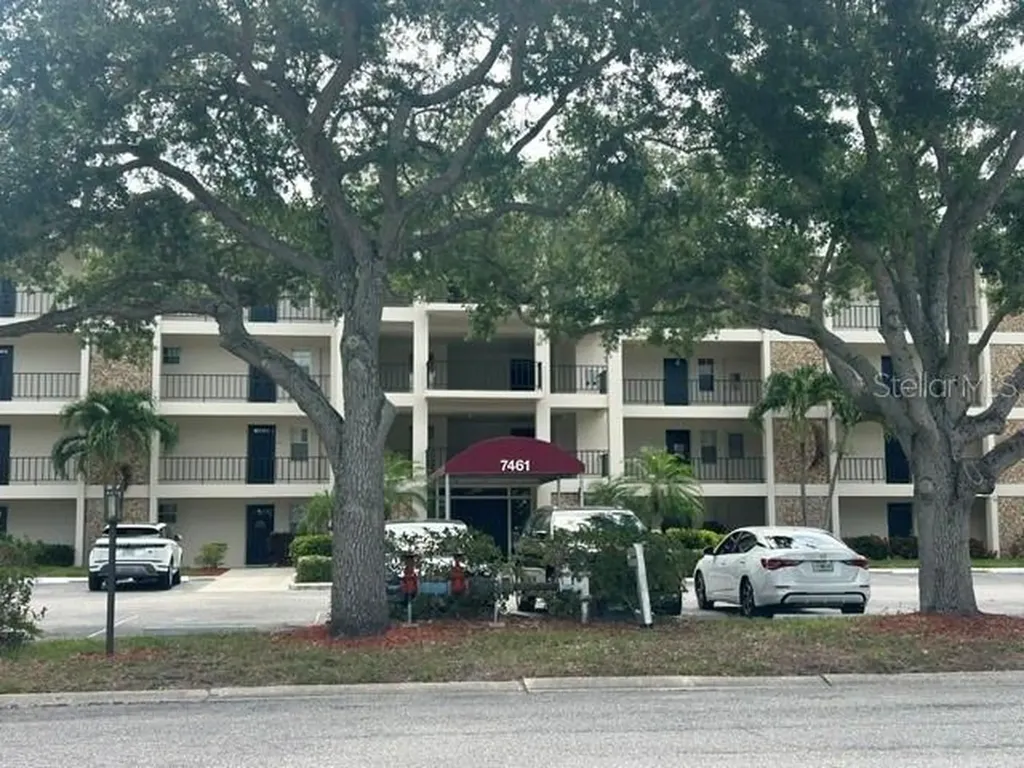 7461 W Country Club Drive N Sarasota FL 34243