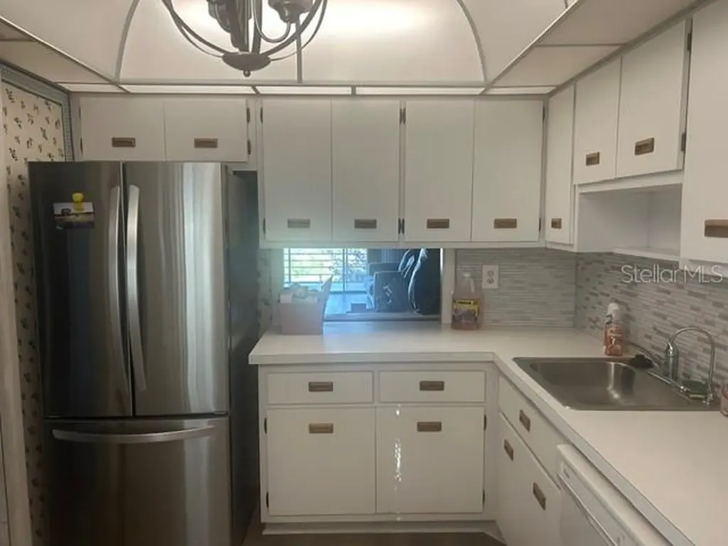 7461 W Country Club Drive N Sarasota FL 34243