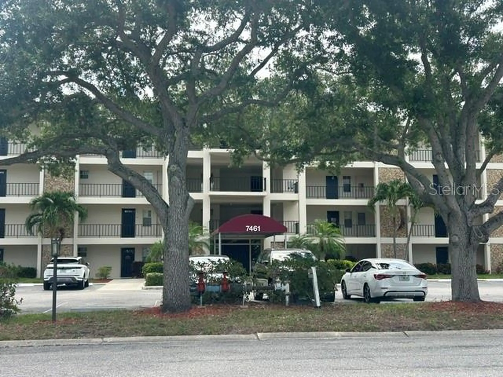 7461 W Country Club Drive N Sarasota FL 34243