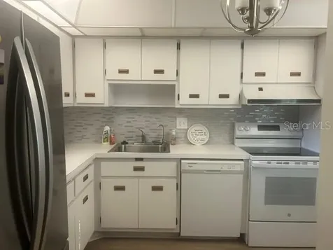 7461 W Country Club Drive N Sarasota FL 34243