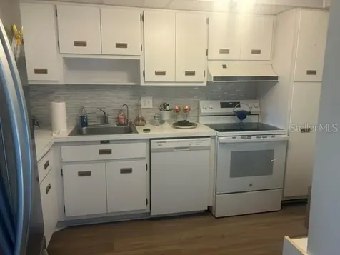 7461 W Country Club Drive N Sarasota FL 34243