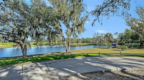 7117 Dornough Lane Bradenton FL 34202