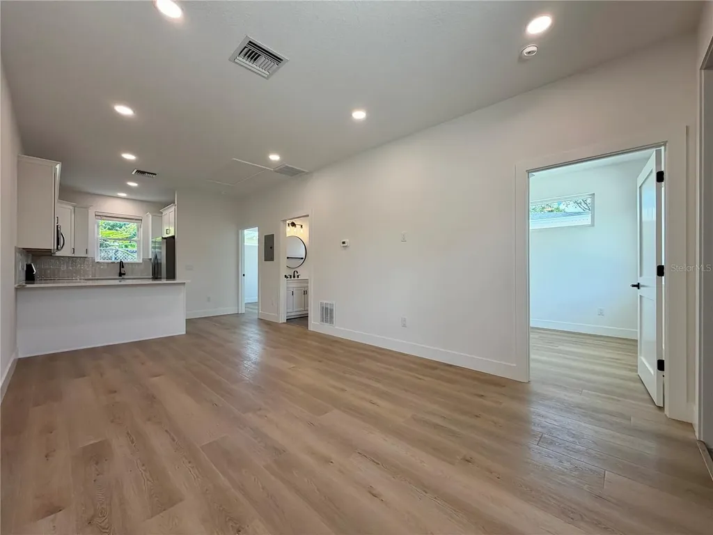 2848 30th Avenue N St Petersburg FL 33713