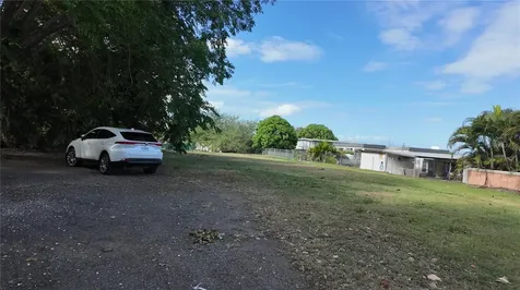 690 Los Naborias Street Vega Alta PR 00692