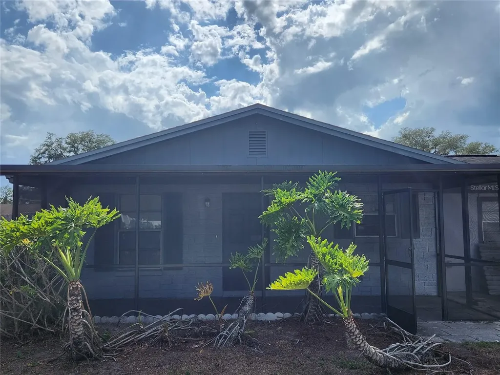806 Walnut Drive Seffner FL 33584