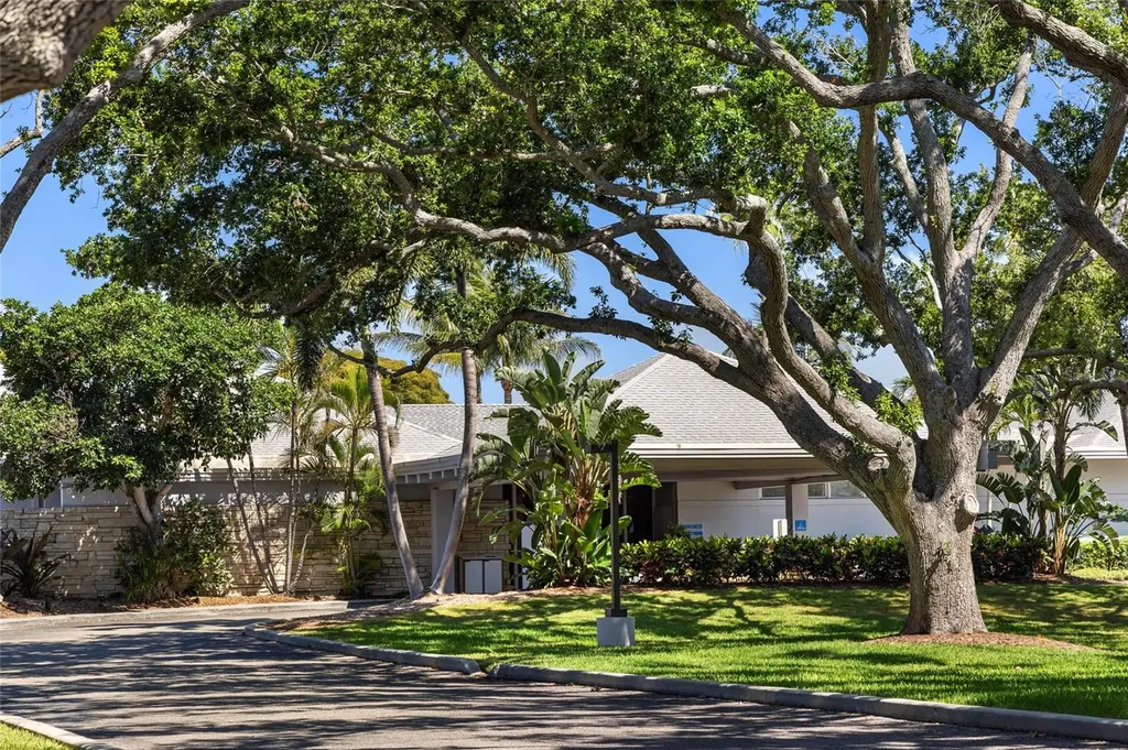 210 Sands Point Road Longboat Key FL 34228
