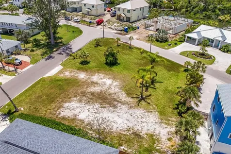 591 Russell Street Longboat Key FL 34228