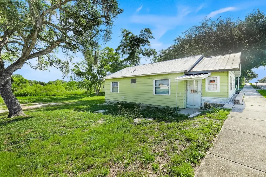 2104 South Street Leesburg FL 34748