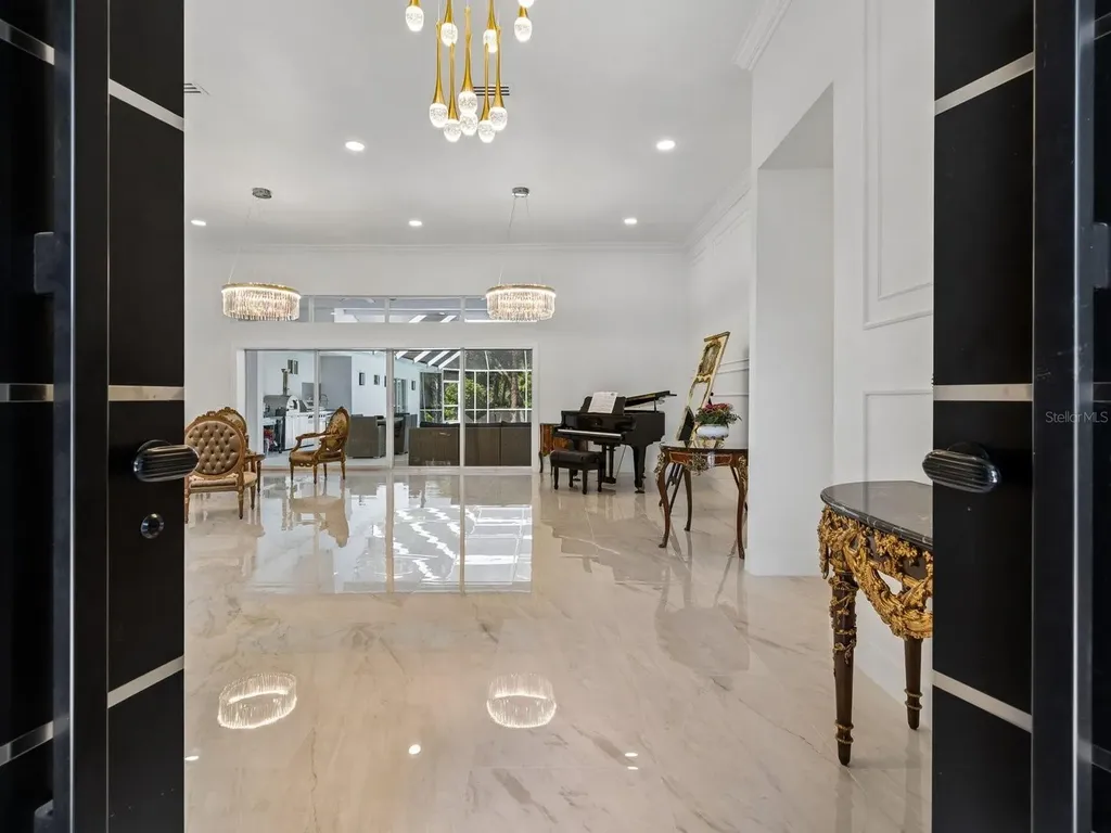 2402 Huntington Boulevard Safety Harbor FL 34695