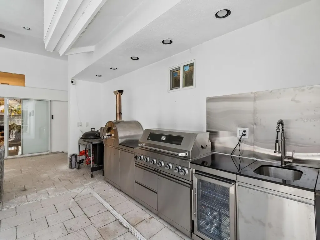 2402 Huntington Boulevard Safety Harbor FL 34695