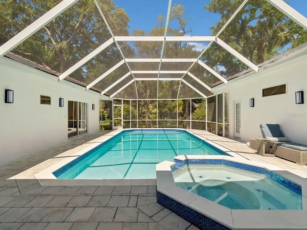 2402 Huntington Boulevard Safety Harbor FL 34695