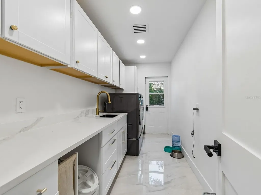 2402 Huntington Boulevard Safety Harbor FL 34695