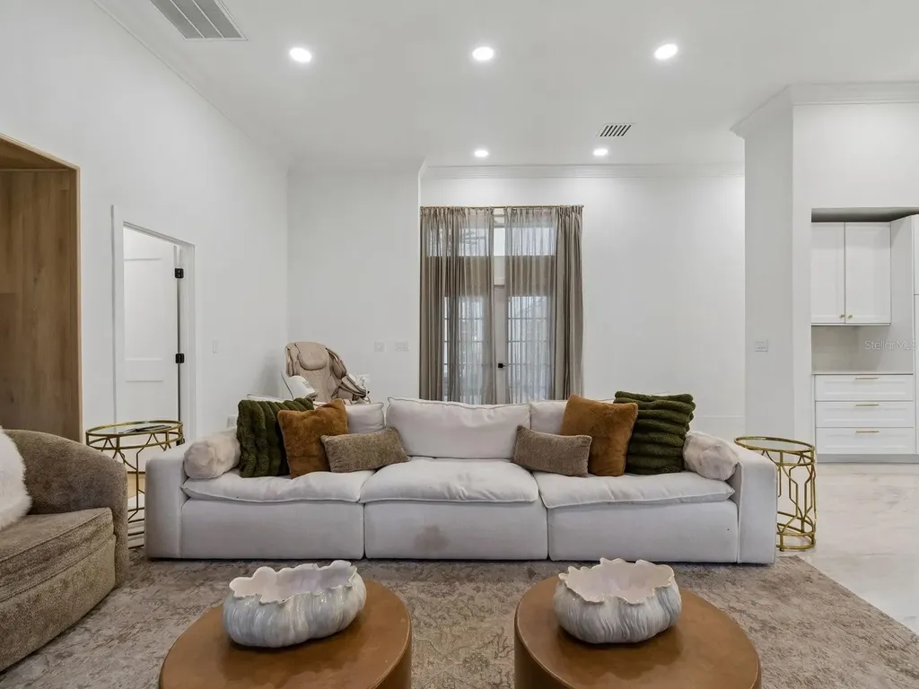 2402 Huntington Boulevard Safety Harbor FL 34695