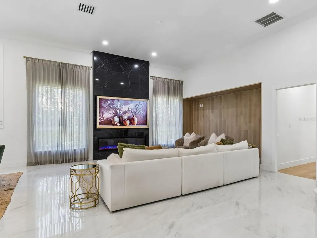 2402 Huntington Boulevard Safety Harbor FL 34695