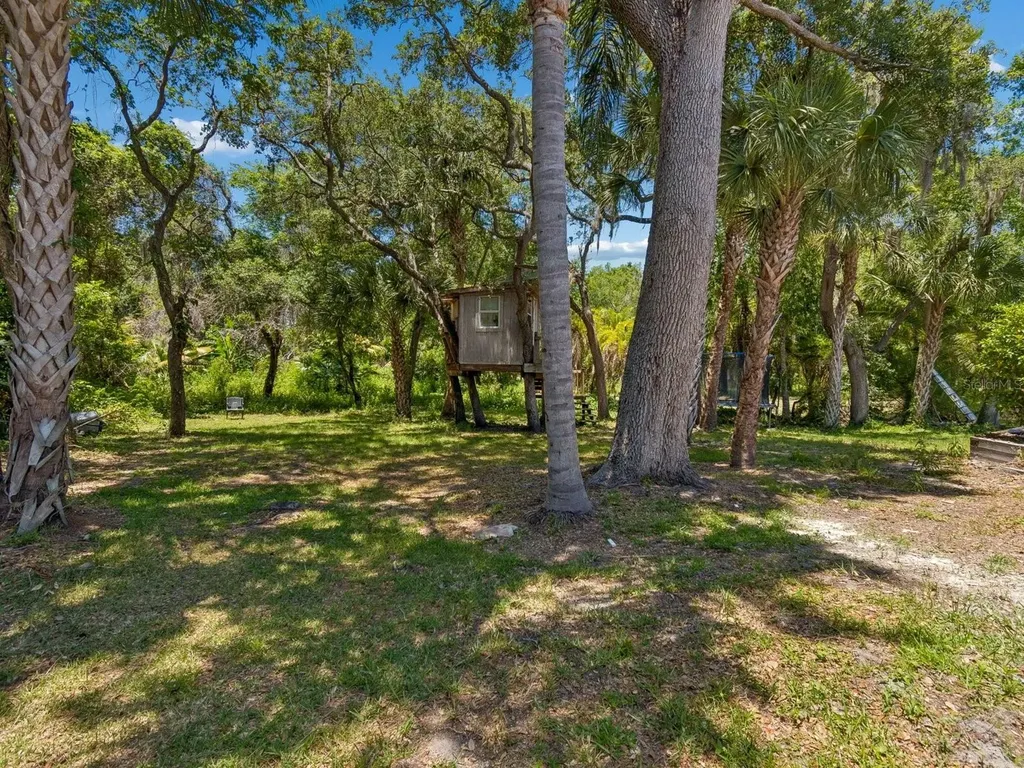 2402 Huntington Boulevard Safety Harbor FL 34695
