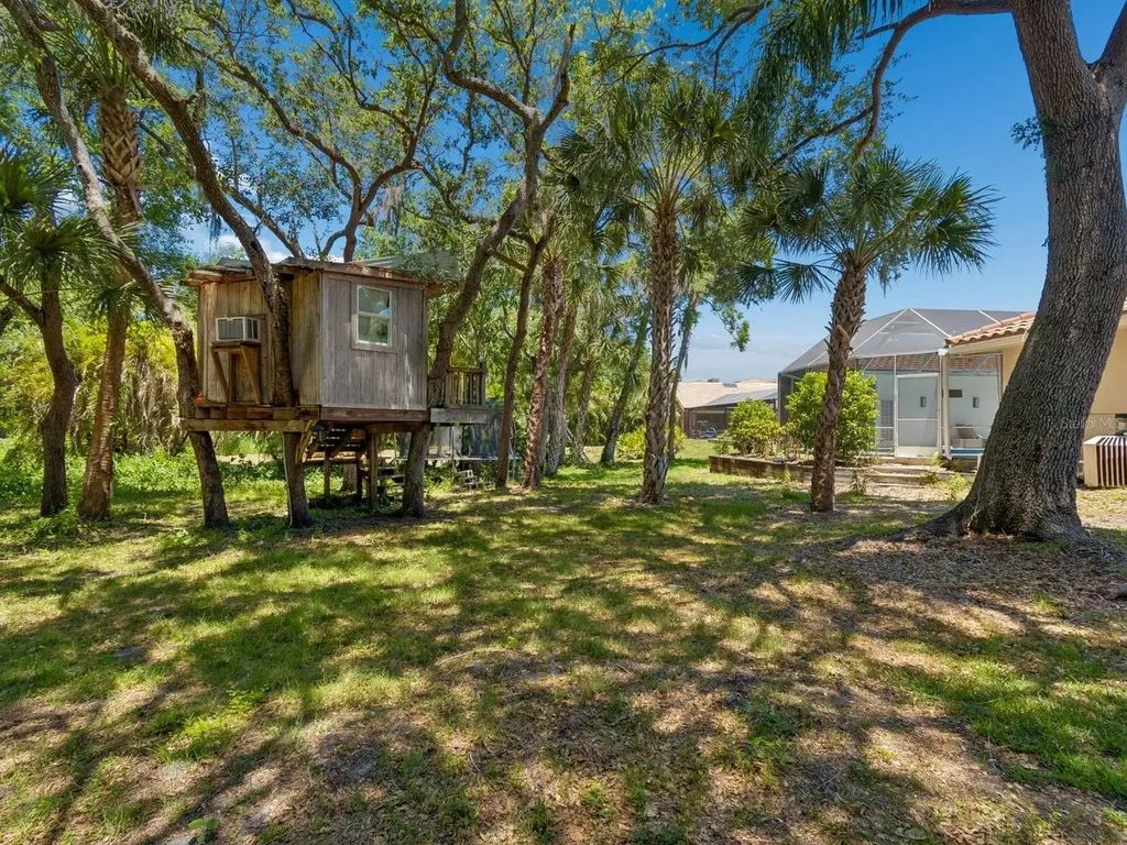 2402 Huntington Boulevard Safety Harbor FL 34695
