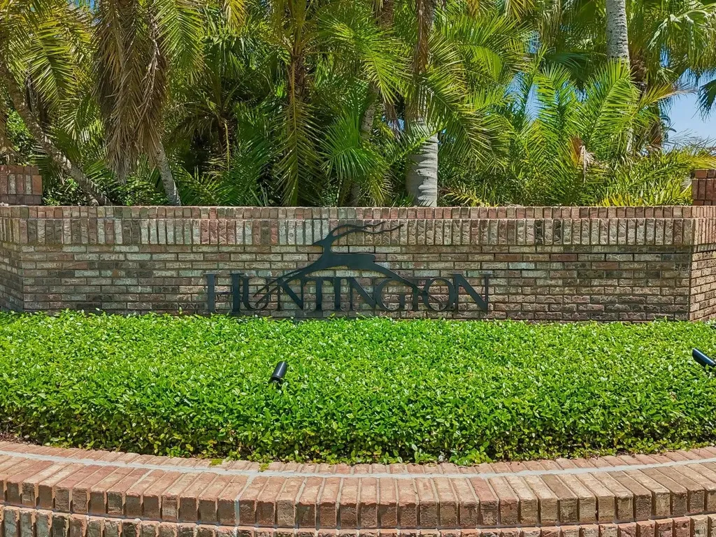 2402 Huntington Boulevard Safety Harbor FL 34695