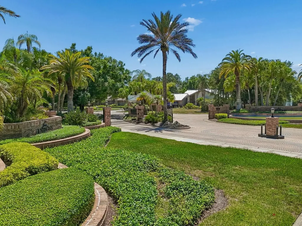 2402 Huntington Boulevard Safety Harbor FL 34695