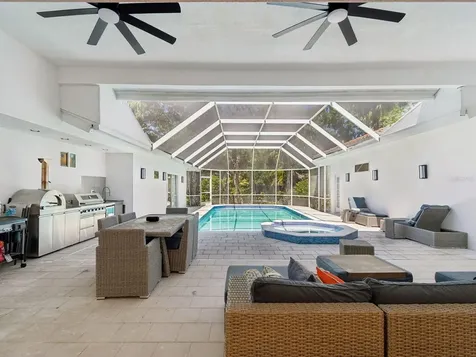 2402 Huntington Boulevard Safety Harbor FL 34695