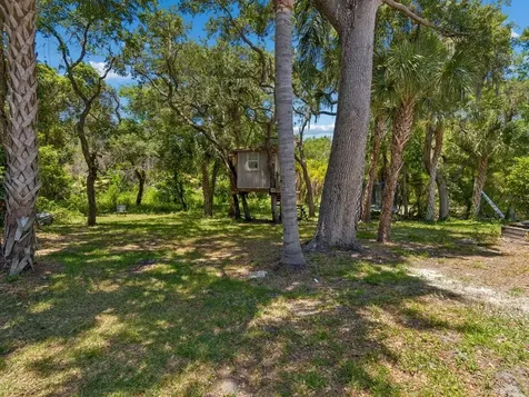 2402 Huntington Boulevard Safety Harbor FL 34695