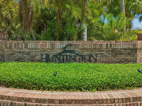 2402 Huntington Boulevard Safety Harbor FL 34695