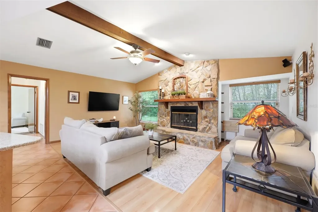 5227 Suwannee Road Weeki Wachee FL 34607