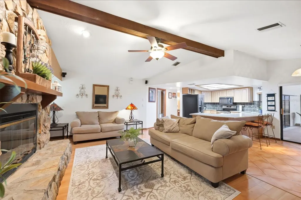 5227 Suwannee Road Weeki Wachee FL 34607
